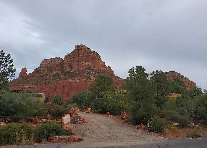 Spectacular House With 2 Master In Sedona's High End Subdivision Living! Holiday home *